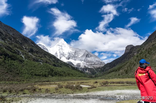 4500米稻城亚丁徒步多少小时,稻城亚丁四千多米海拔爬山四小时