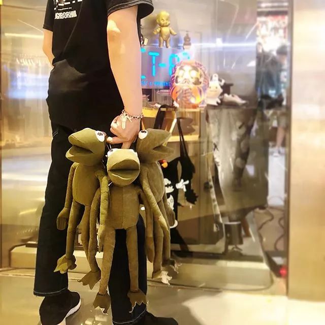 大侦探皮卡丘冬季穿搭,陪女生去看电影需要准备什么