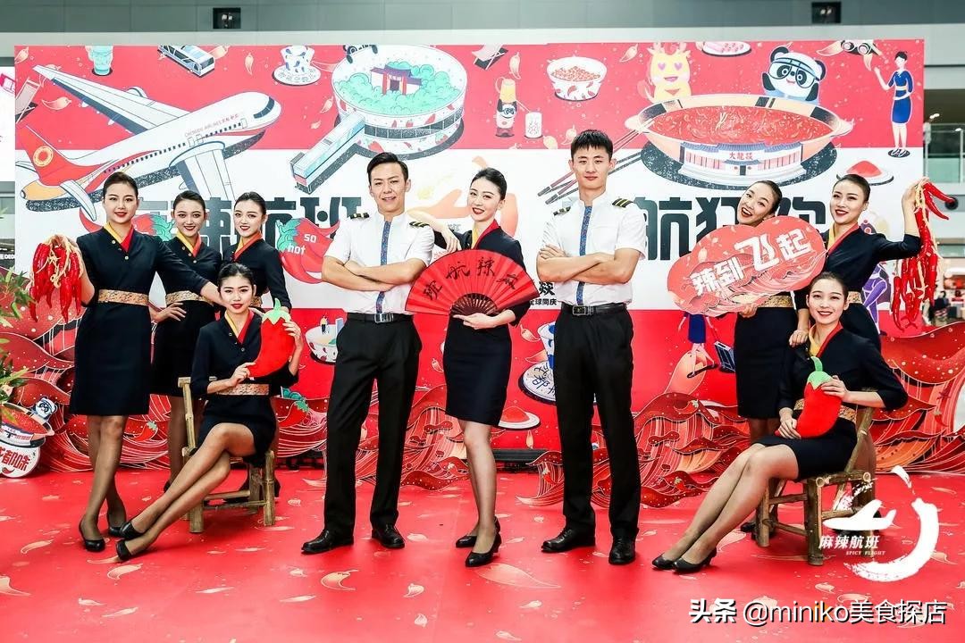 排队两个小时才吃上火锅,排队两小时也要吃到的烤鱼