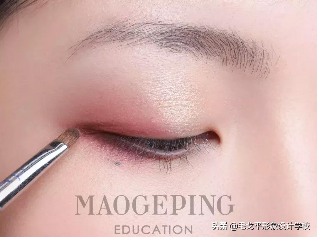 眼妆怎么画显大又干净单眼皮内双,没有内双的单眼皮怎么画眼妆