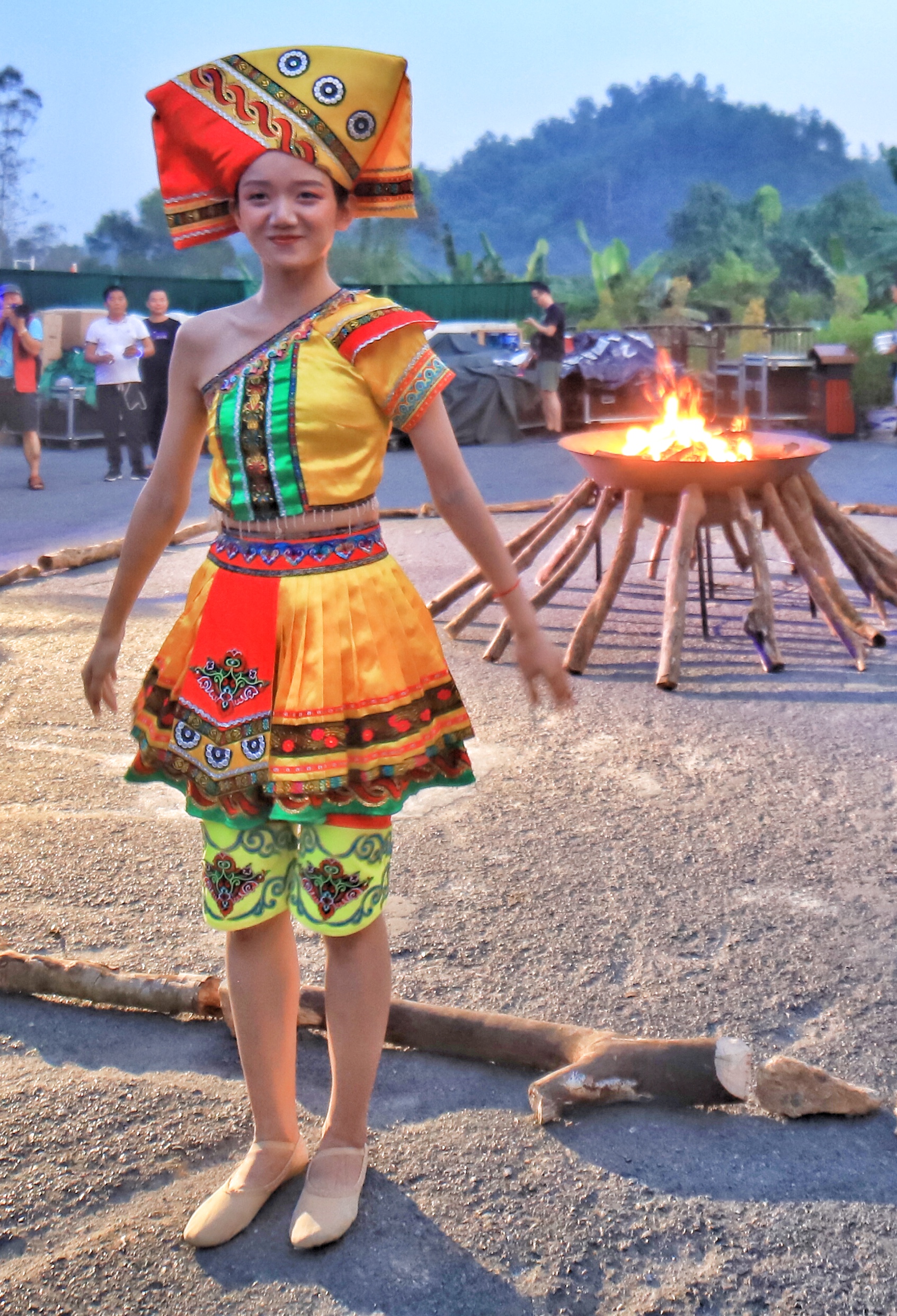 广西德天瀑布有灯光,今日广西德天瀑布