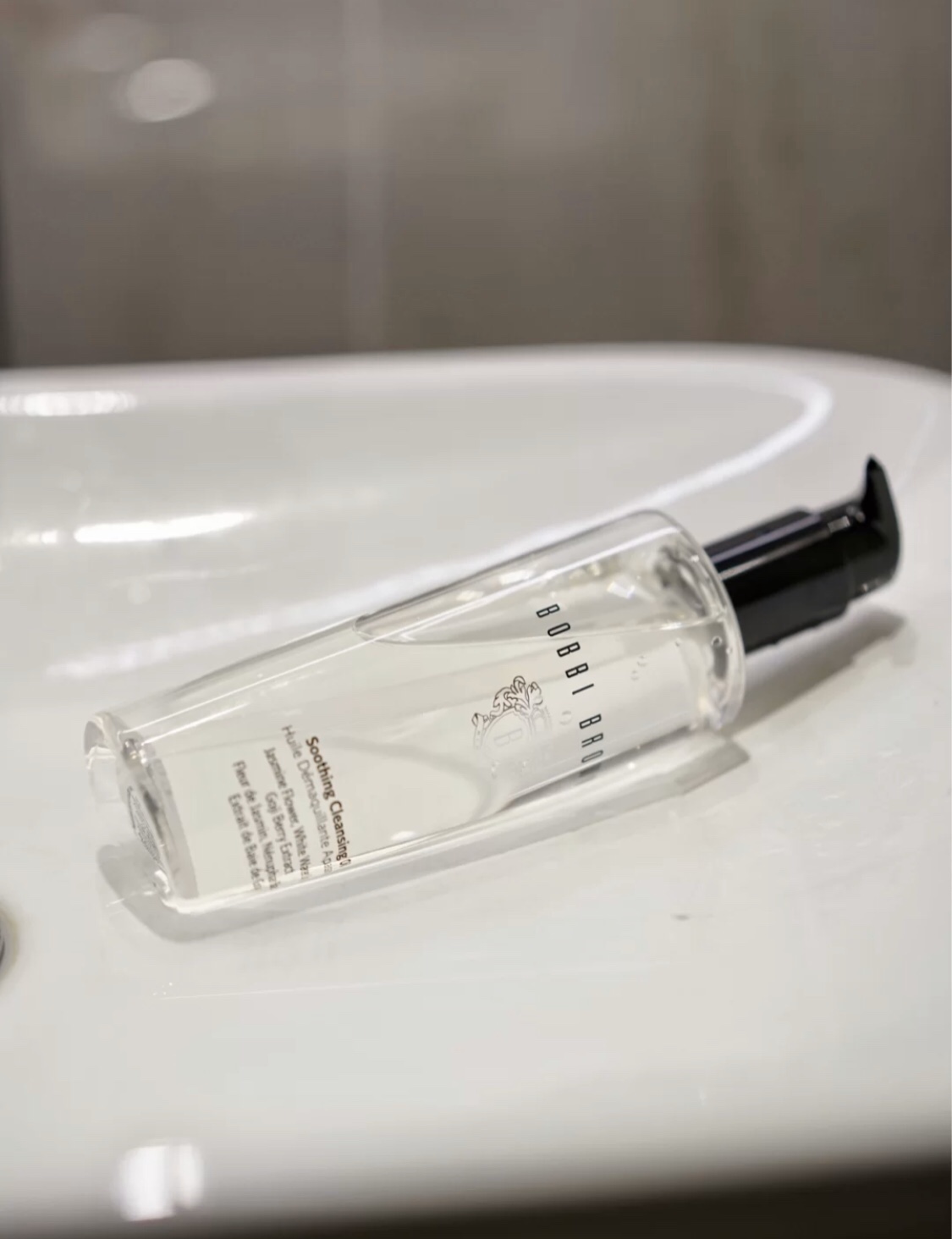 怎样正确使用卸妆油不长痘,再懒也要学会这4种护肤方法