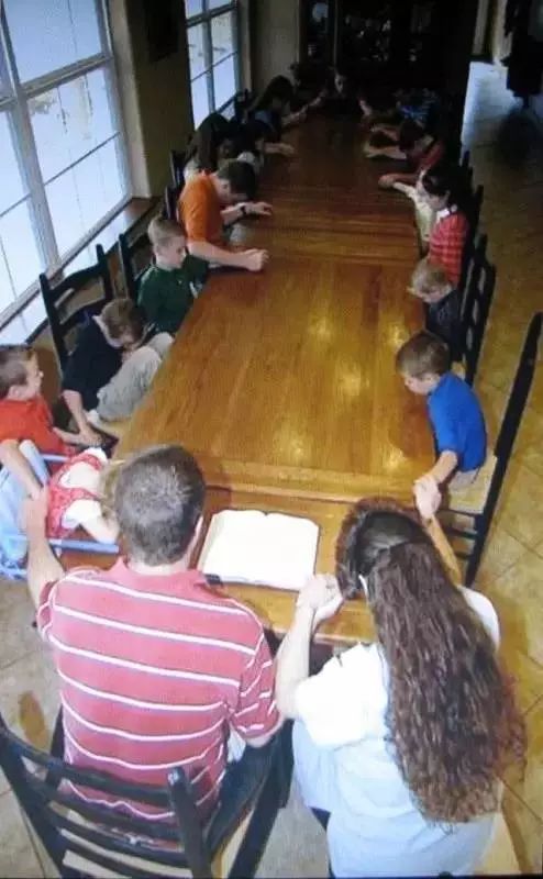 美国生17个孩子的夫妻,美国夫妇生了60多个孩子