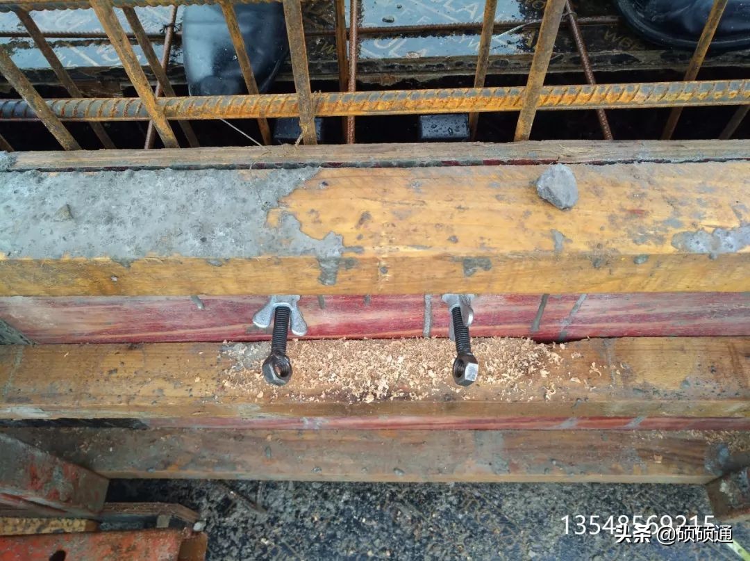 一种新型悬挑架的安装搭设装置,施工现场新型悬挑架