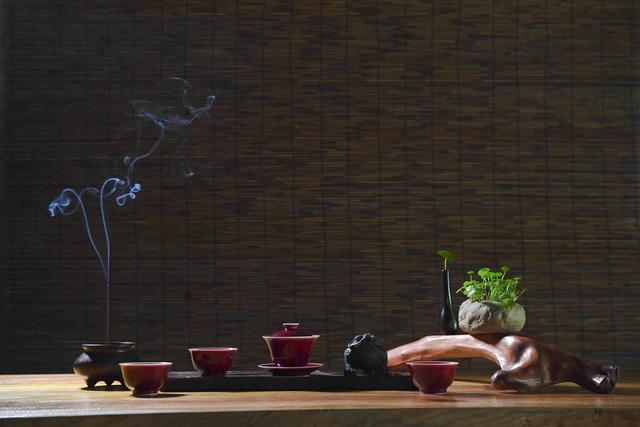 用茶具的好处,陶瓷茶具喝茶技巧