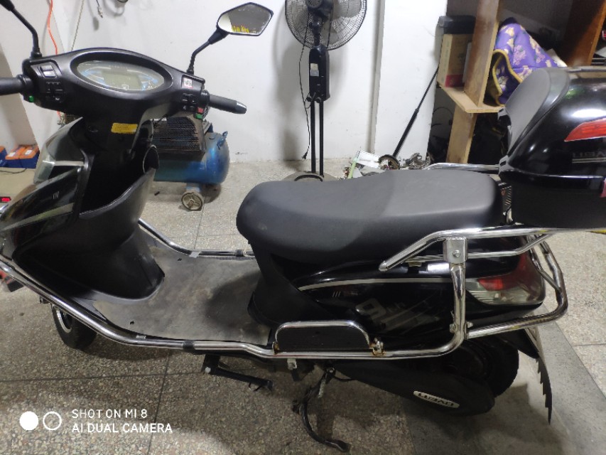 电动车龙头老是跑偏怎么回事,电动车骑起来龙头跑偏怎么回事