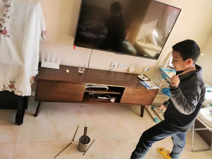 疫情在家陪娃学习新技能,在家隔离教你怎么训练孩子