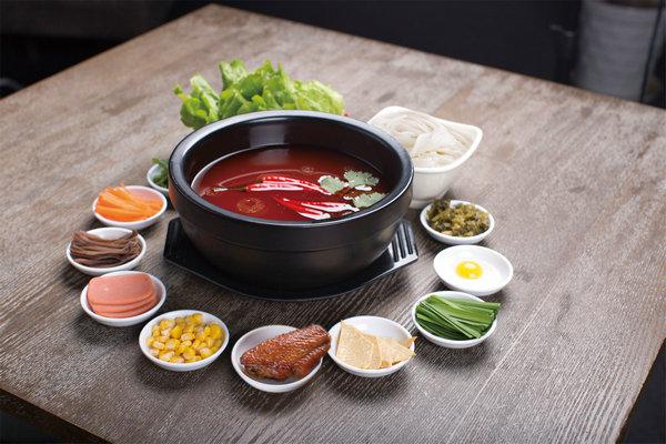 云南过桥米线商用配方,过桥米线的做法培训