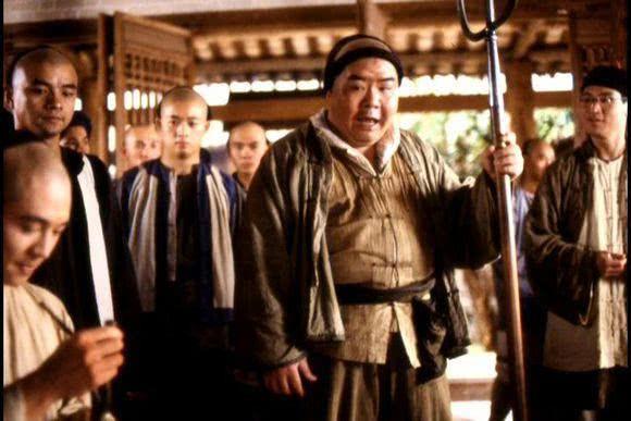 欠巨债患病住十年贫民区！影帝肥猫的兄弟周润发和恩人刘德华