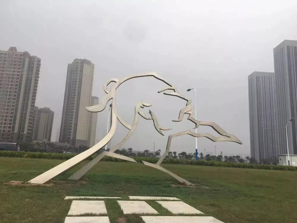 大连漂亮的雕塑,大连海滨雕塑图片大全