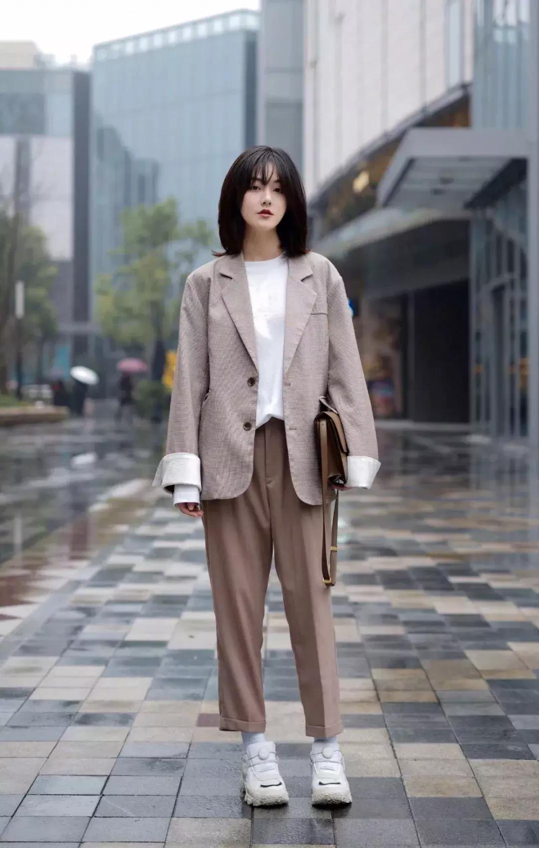 别再穿烂大街的小白鞋了,别再穿小白鞋了今年最火的六双鞋