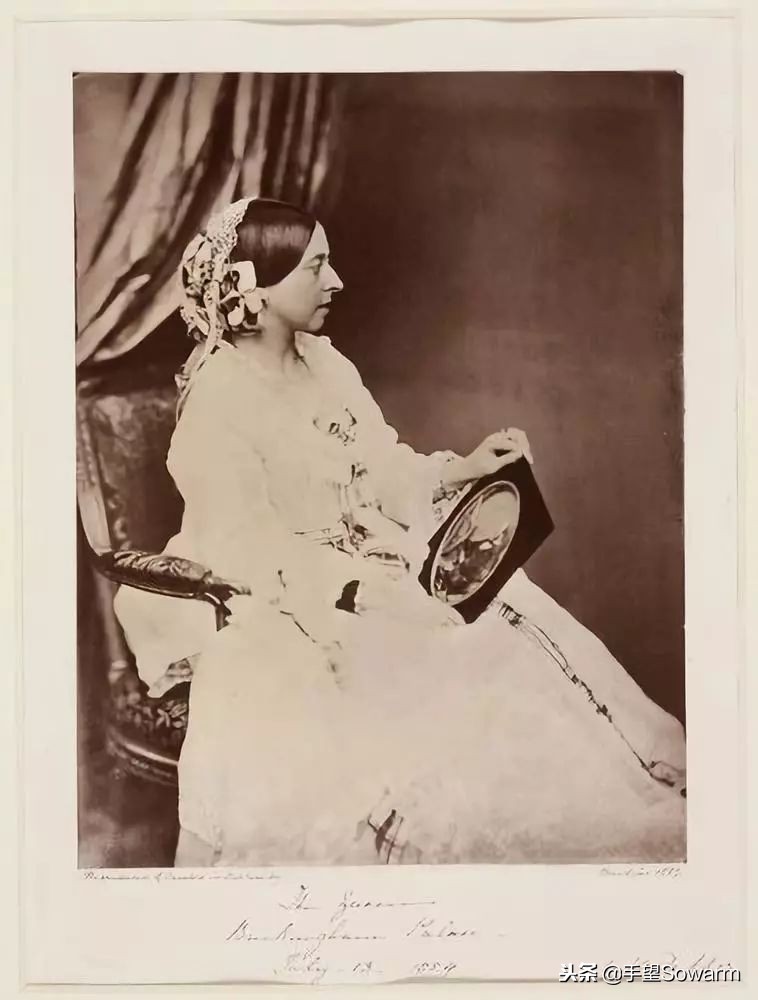 日不落帝国的君主，为爱让全国人民陪她守寡二十年