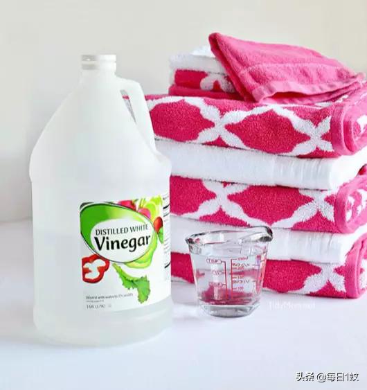 衣服有霉味如何快速解决,衣服上有霉味喷什么可以消除