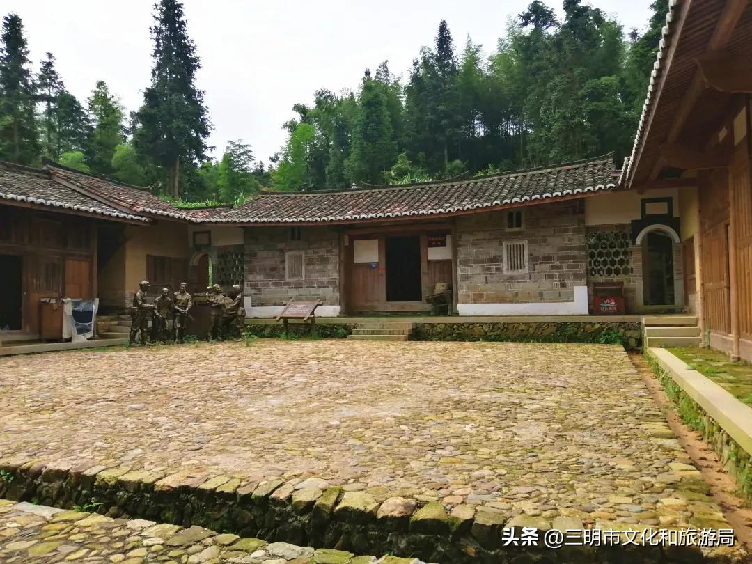 嗨！重新认识一下，我叫建宁！进来为我投票吧！