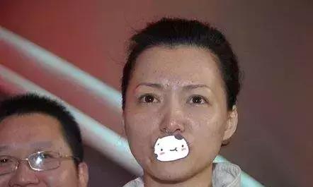 化妆真的能完全遮住瑕疵吗,化妆也掩盖不了岁月的痕迹