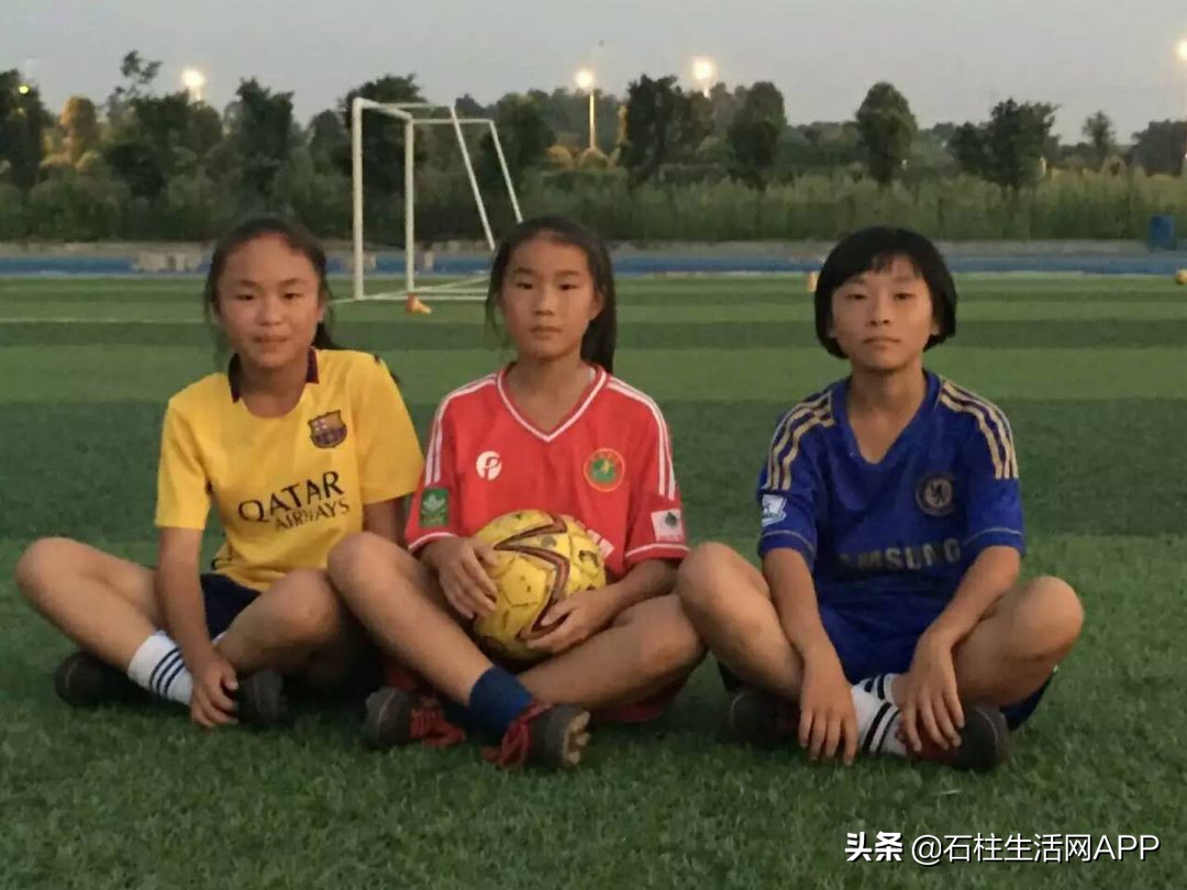 大山里面的儿童足球队,大山学校里的足球队