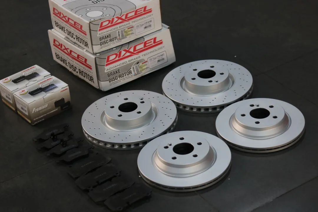 奔驰w221升级新款w222s450外观,老款奔驰w211e260翻新整备