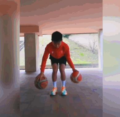 16岁中国后卫,16岁中国小将在意大利打球