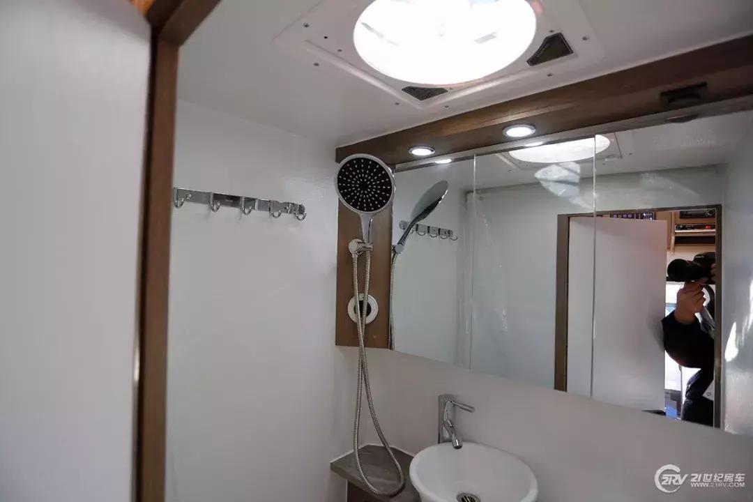 自动挡四驱越野房车40万以下,自动挡皮卡房车10万左右