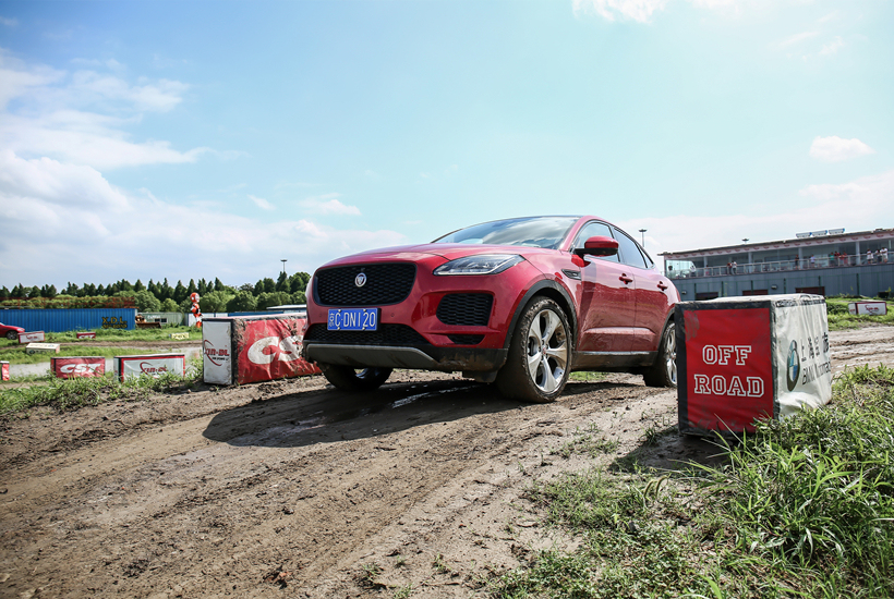 轻松驾驭征服全地形,无畏驰骋全地形