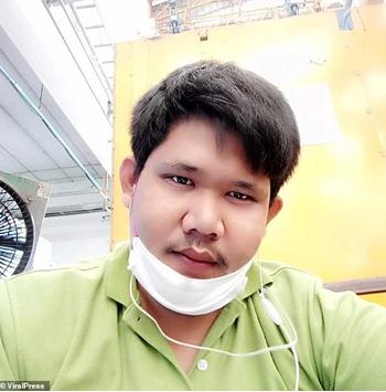 躺床上手机充电被电死的几率,男子躺在地上被电