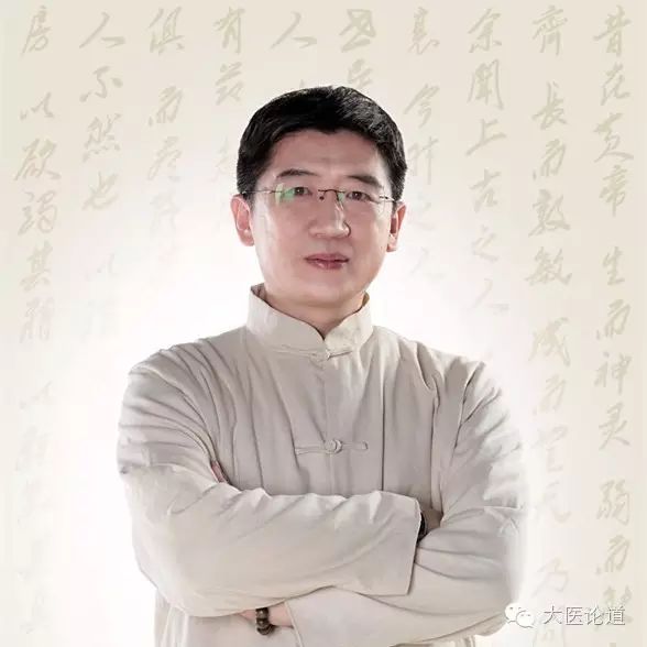 感冒泡脚方,喉咙痛感冒流鼻涕用生姜艾叶泡脚