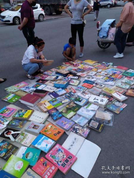 摆摊卖书在哪里摆摊合适,摆地摊卖书的经验