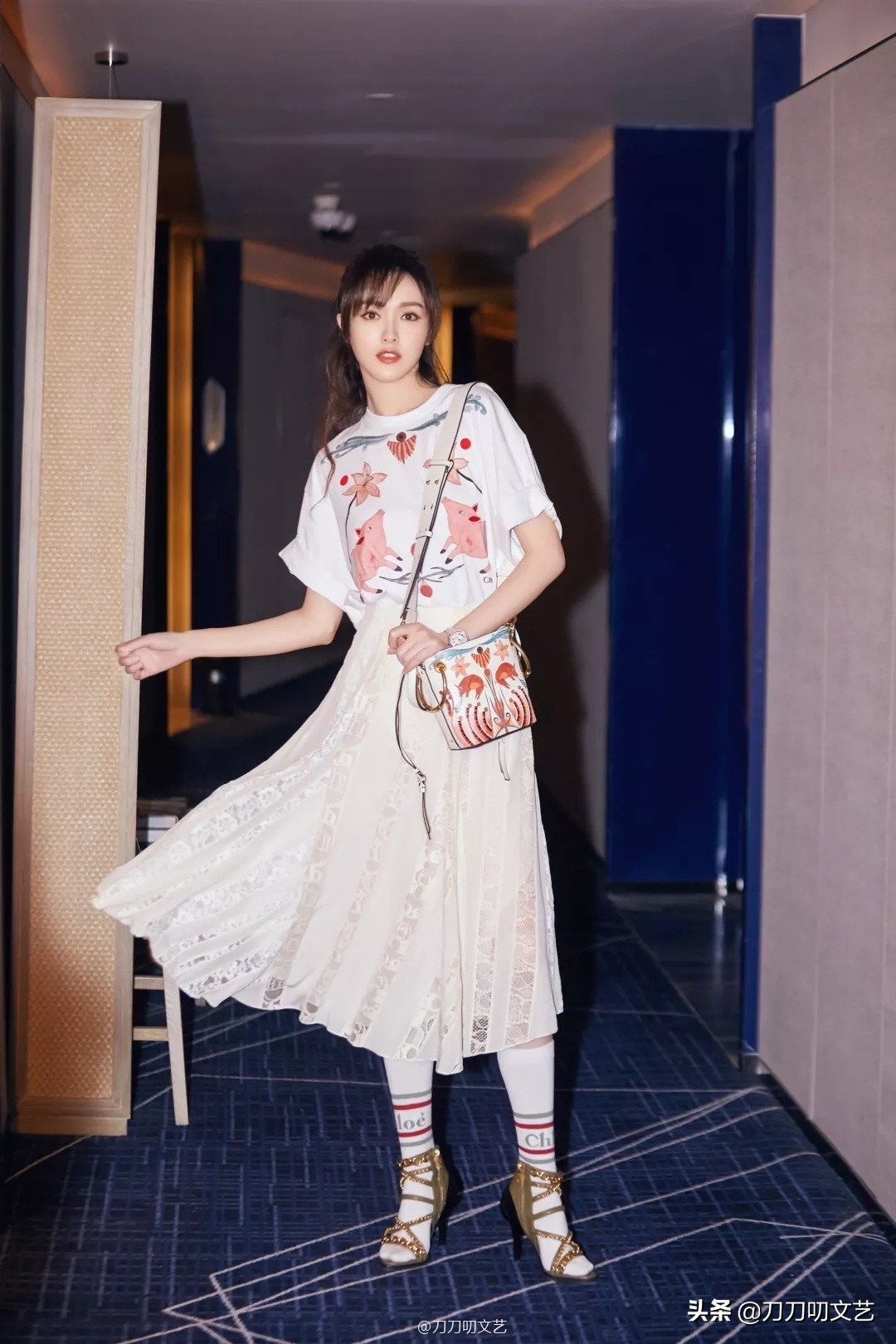 笑成佩奇，奢侈大牌被吐槽的中国风，遇到猪年竟然也可爱了起来