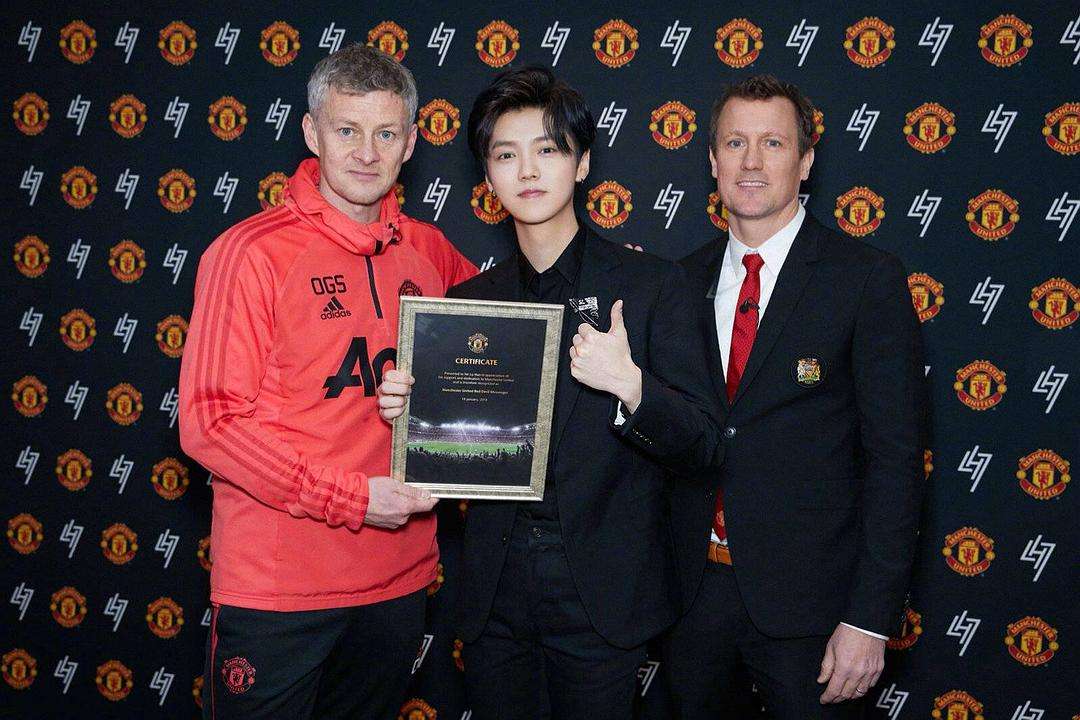 鹿晗你真棒,鹿晗帮助曼联视频