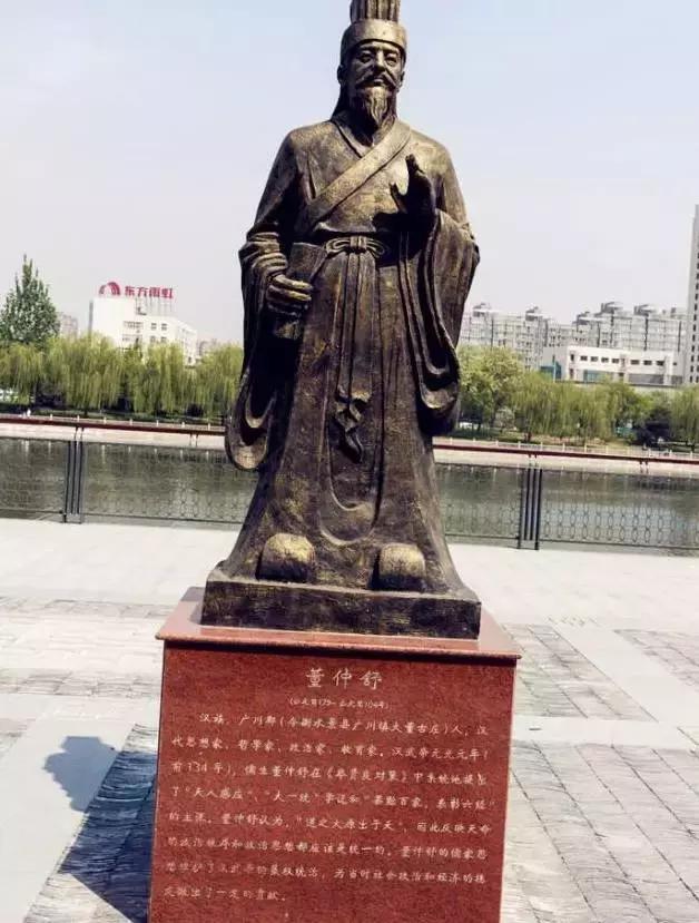 这个村庄一千年前建了个生态下水道，至今旱涝不惧