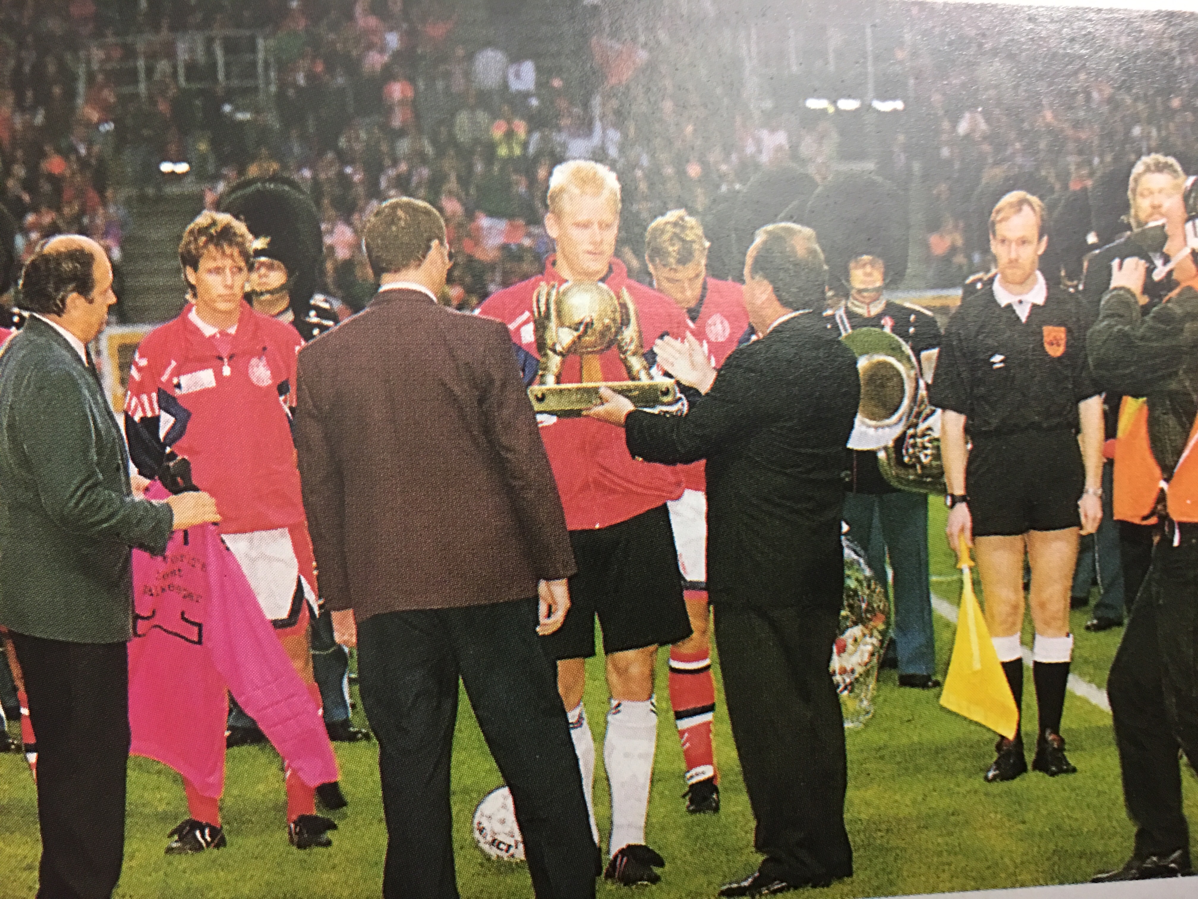 布冯当选iffhs评选的历史最佳门将,iffhs年度最佳门将候选