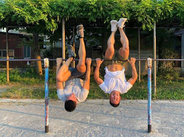 当和尚练出一身肌肉，是什么画风？这位泰国*男猛**颠覆了我的认知