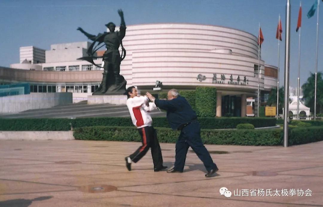 纪念杨振铎宗师诞辰,缅怀恩师相声