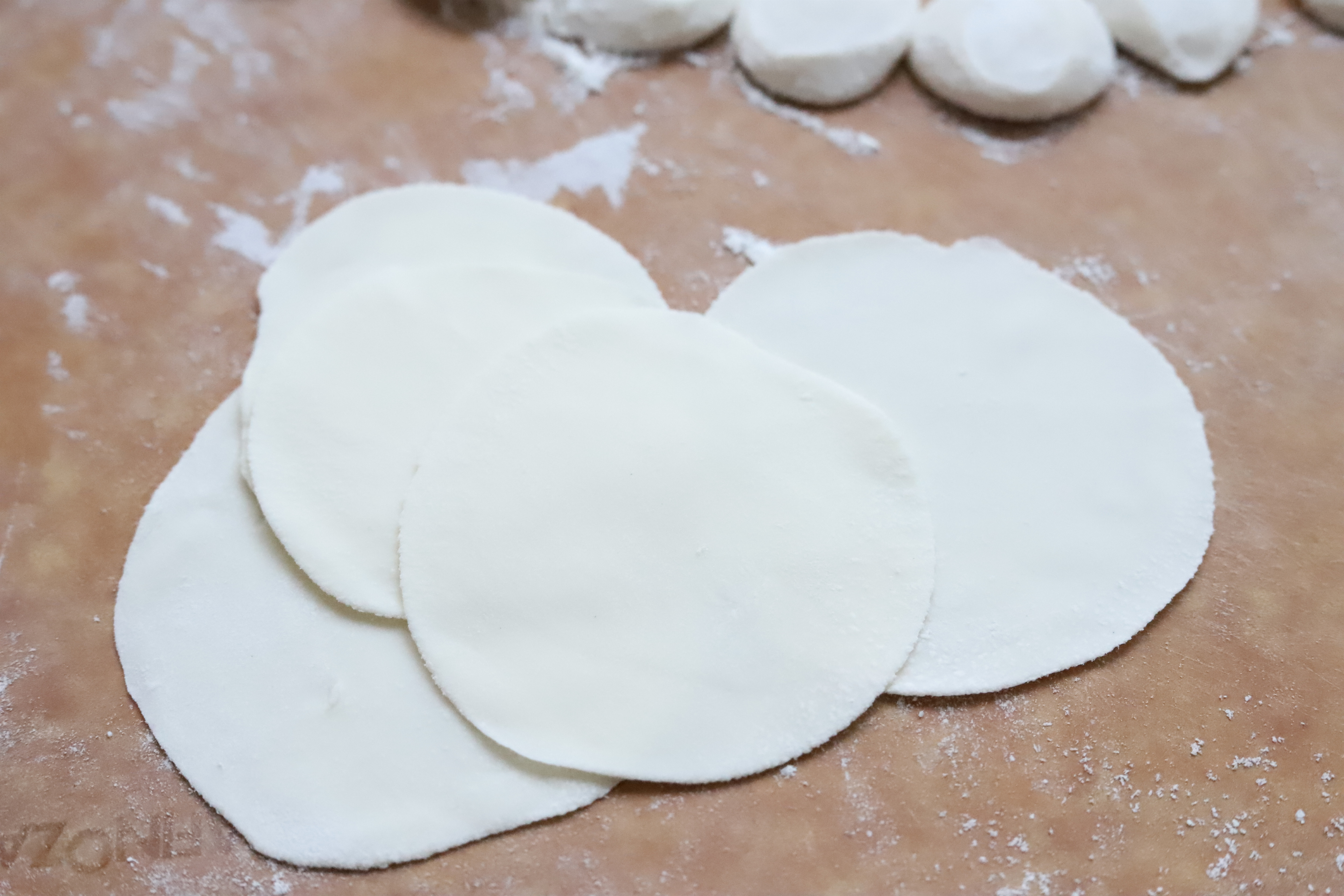 素馅虾仁馄饨正宗做法,1岁宝宝虾仁鸡蛋小馄饨馅的做法