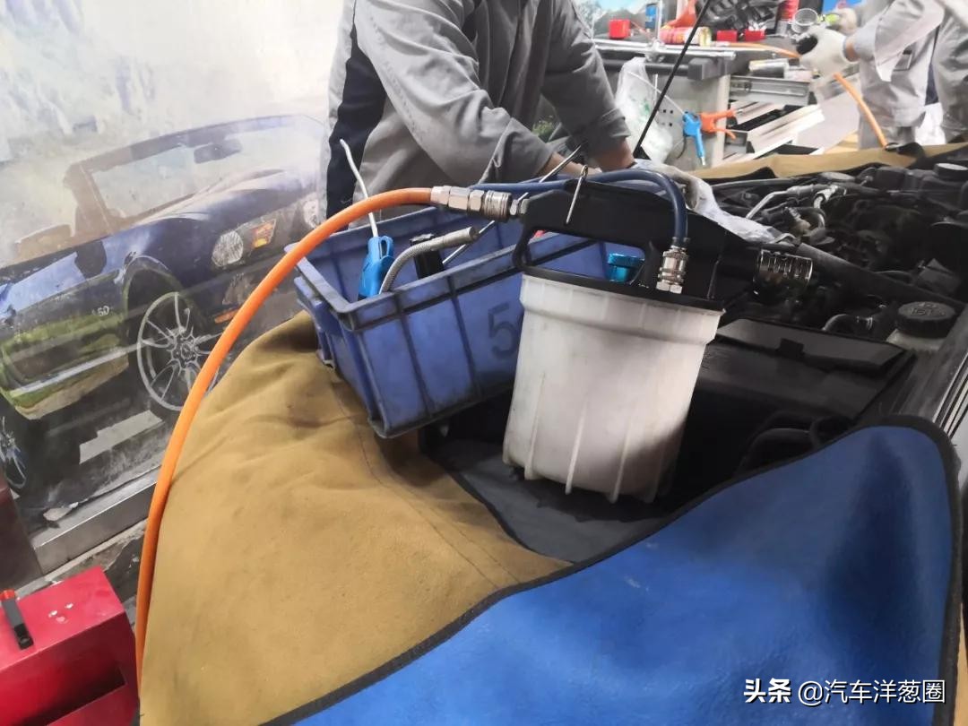 自己动手车子保养换油,汽车三万公里保养换机油常识