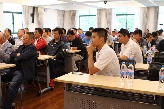 足球运动员吴承瑛现状,吴承瑛是中国最好的左后卫吗