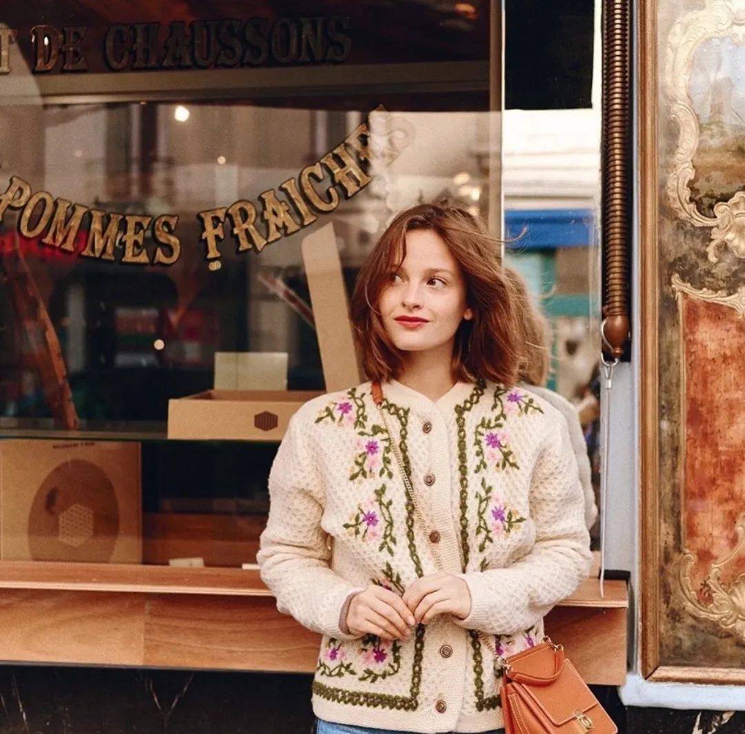 没有什么比羽绒更温暖,同样是温暖感十足的毛衣