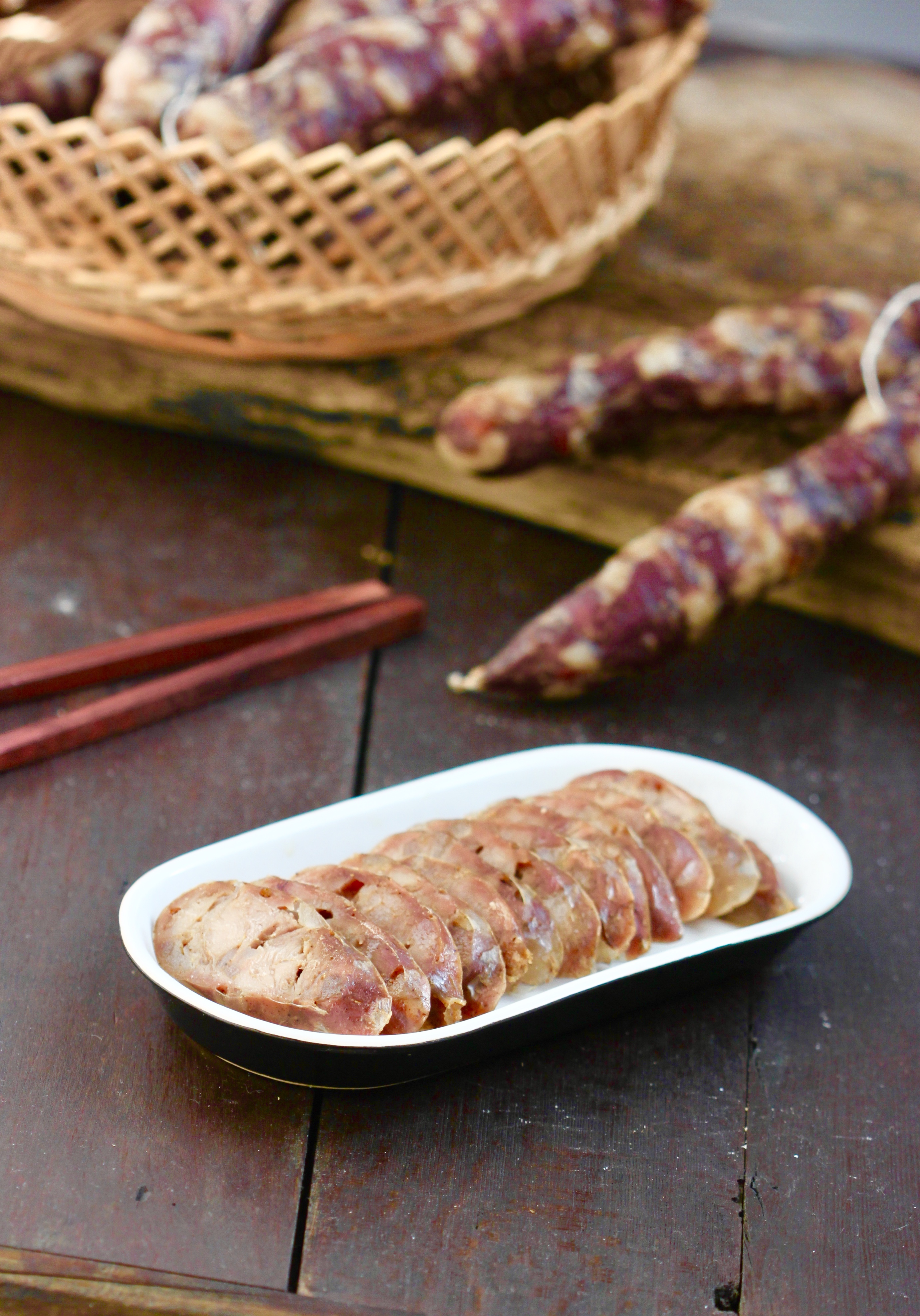 做腊肠调料配方10斤,做腊肠的配料和方法及工具