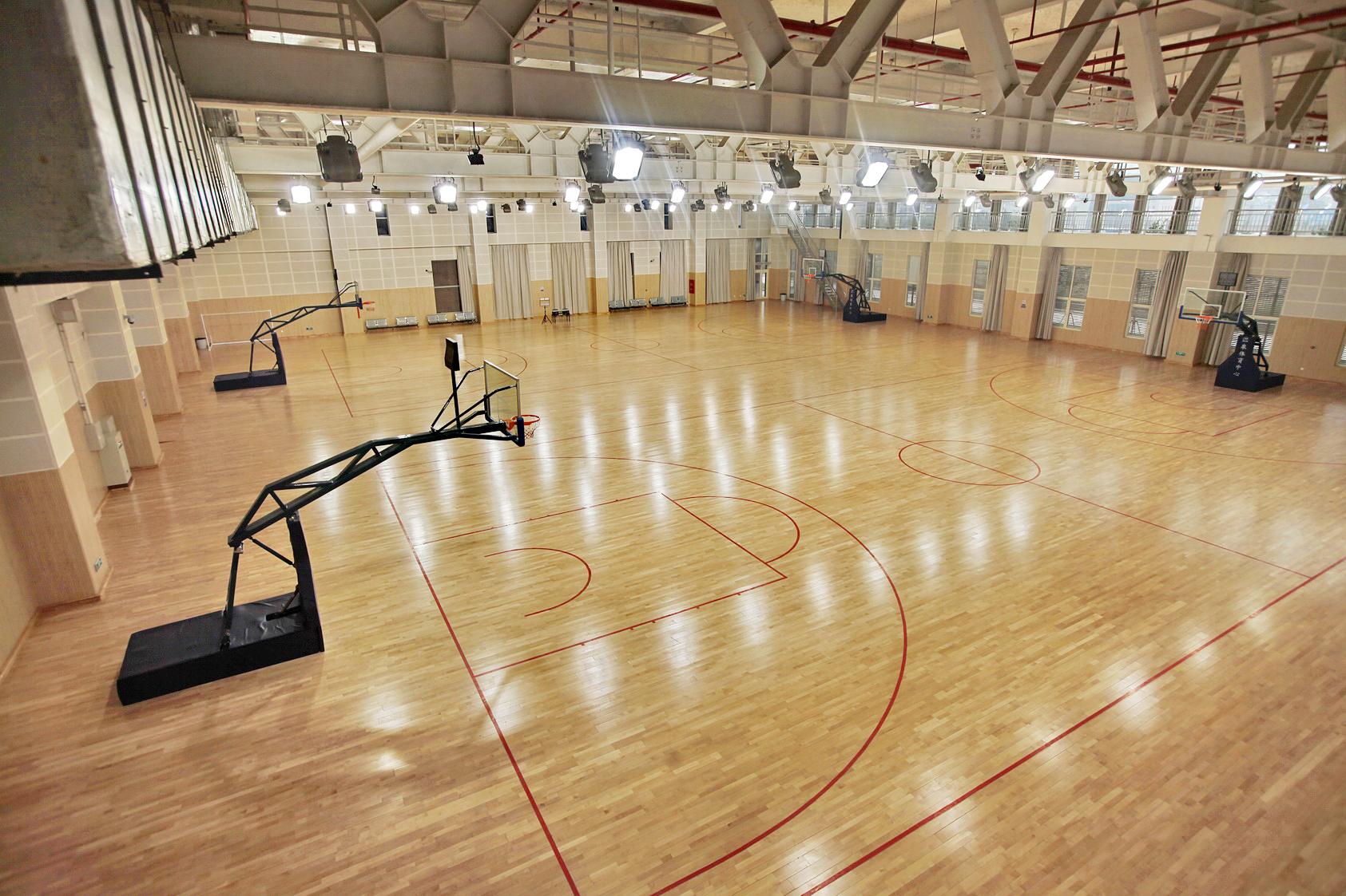 应该如何选择篮球场灯光方案,球场专用灯具施工方法