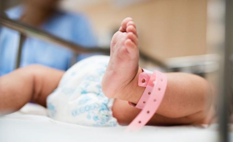 生孩子一定要侧切缝针吗,生孩子要不要选择无痛分娩