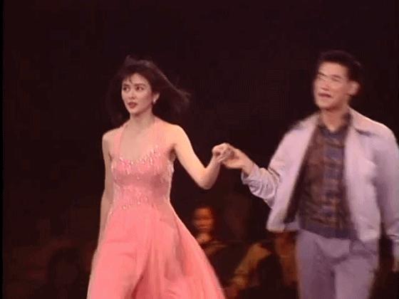 70岁罗文导演病逝，他电影里的女主钟丽缇，关之琳，今何在？