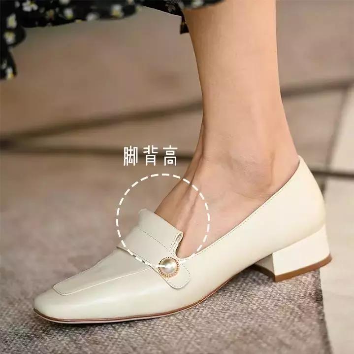 为什么穿鞋总磨脚后跟鞋底,为什么单鞋都磨脚