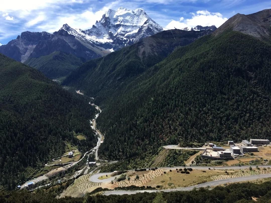 稻城亚丁一定要去的地方,去稻城亚丁感受身体与灵魂