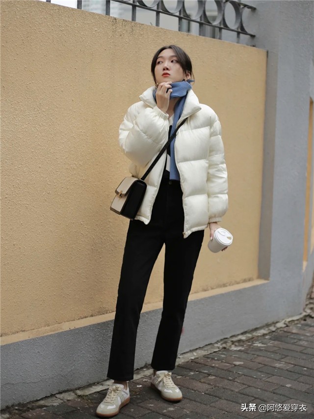 冬季羽绒服怎么穿不显臃肿,冬天穿羽绒服怎么搭配时髦又显瘦