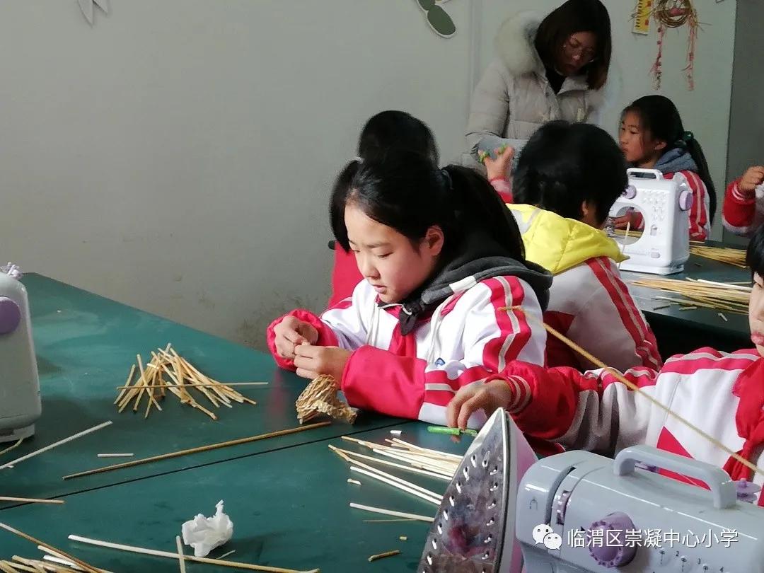 崇小冬日绽新颜,素质教育谱新篇。—记临渭区崇凝中心小学参加全区素质教育大评比