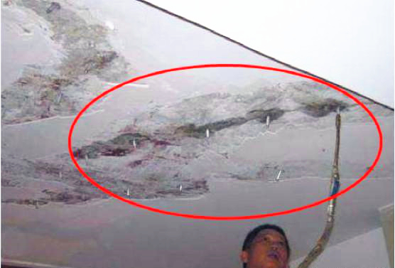 卫生间漏水怎么判断是楼上漏水,楼下卫生间漏水但漏水地板是干的