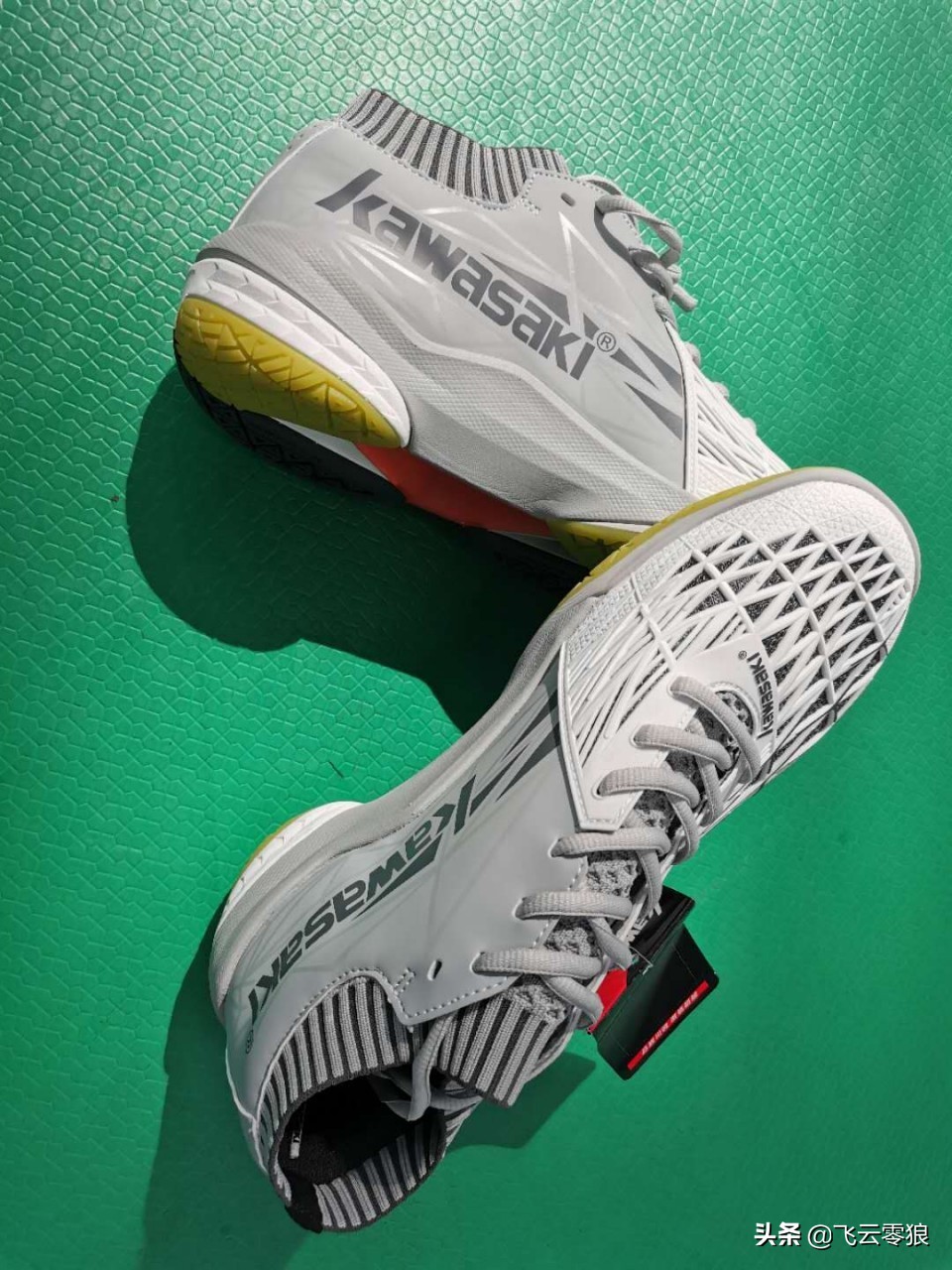 中羽评测刀锋7500,中羽论坛入门羽毛球鞋