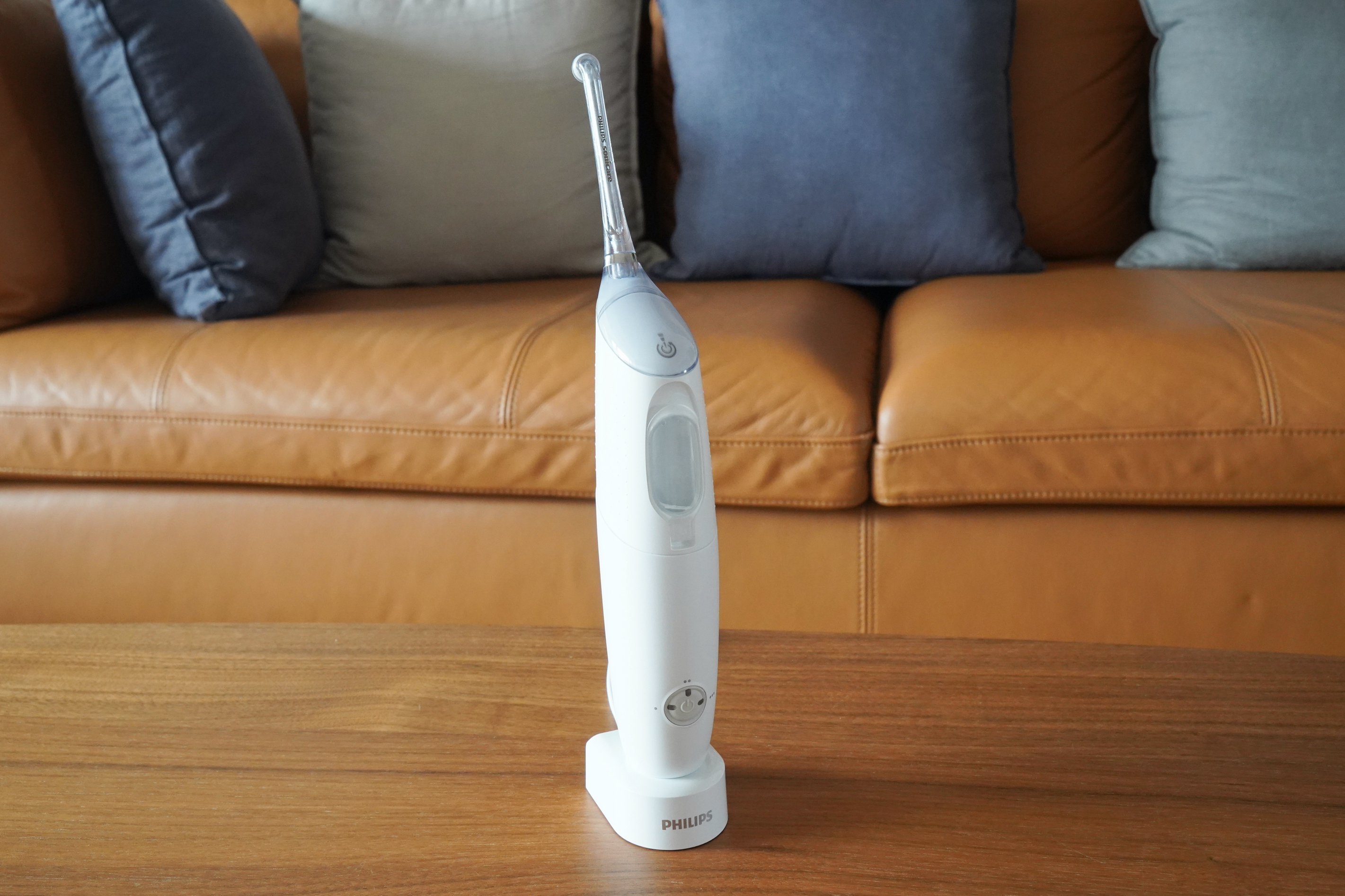 有电动牙刷还要手动刷吗,有了电动牙刷还需要水牙线吗