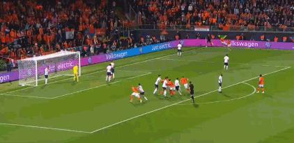 12年欧洲杯c罗荷兰个人集锦,9年等待终卫冕c罗梅开二度创历史