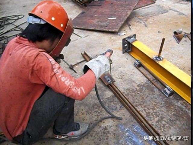 花篮式悬挑架和普通悬挑架造价,花篮式悬挑架拉杆安装方法